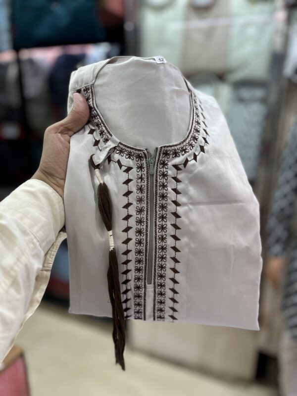 Omani Embroidered Thobe - Image 2