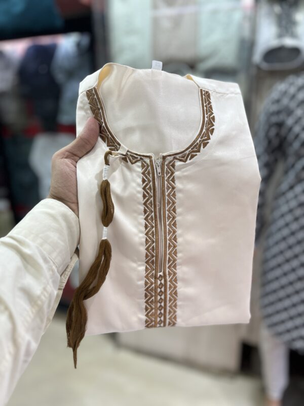 Omani Embroidered Thobe - Image 6